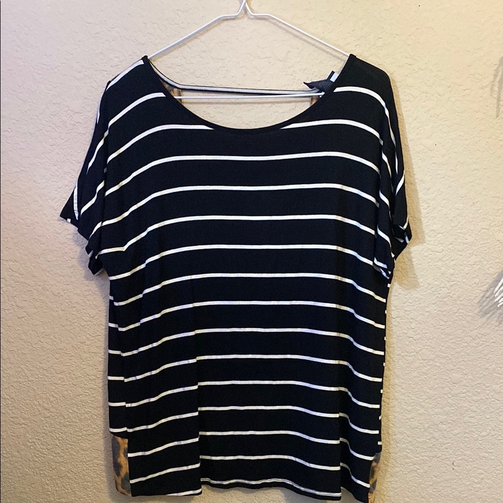 Buckle Black and White Striped Flowy Short Sleeve Top